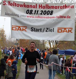 Katrin Burow wird 3. Frau der Gesamtwertung beim 5. Teltowkanal Halbmarathon 2008