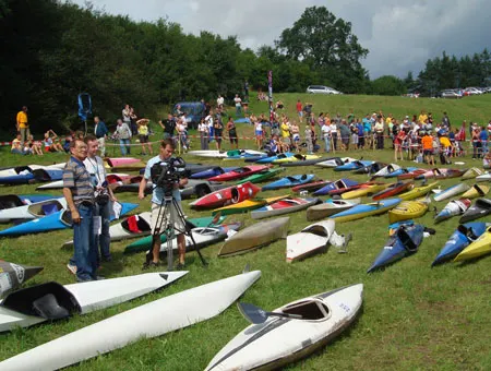 Wechselzone Kajak vor dem Start der WM Quadrathlon Mitteldistanz in Sedlčany 2011