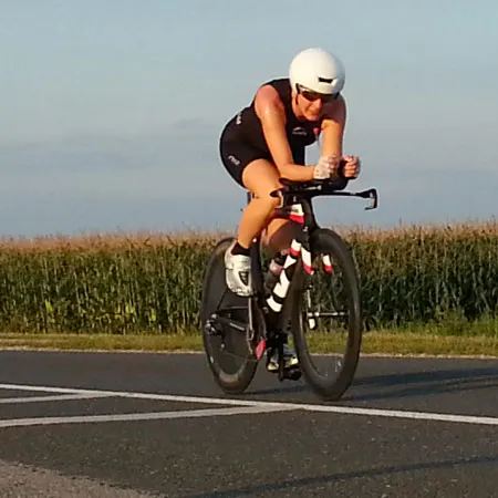 Katrin Burow auf dem Rad bei der WM Double Ultra Triathlon in Slowenien 2014
