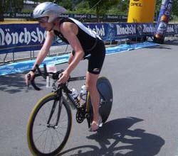 Katrin Burow wird Deutsche Vizemeisterin in der AK W30 beim Triathlon auf der Mitteldistanz in Trebgast/Kulmbach 2008