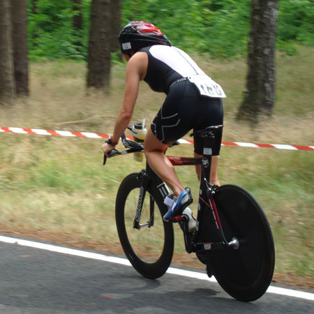 Auf der Radstrecke beim Spreewald-Triathlon 2011