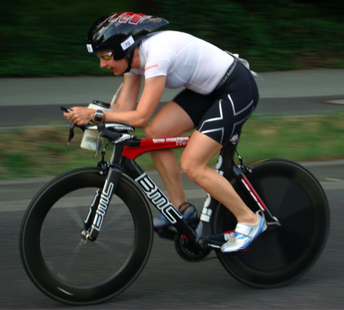 Katrin Burow gewinnt den Cottbuser Messe-Triathlon 2011