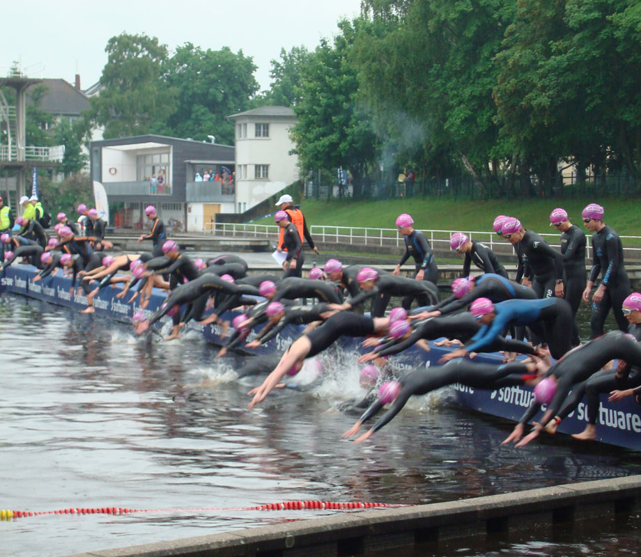 Schwimmstart bei der DM Triathlon Sprintdistanz in Darmstadt am 09.06.2013