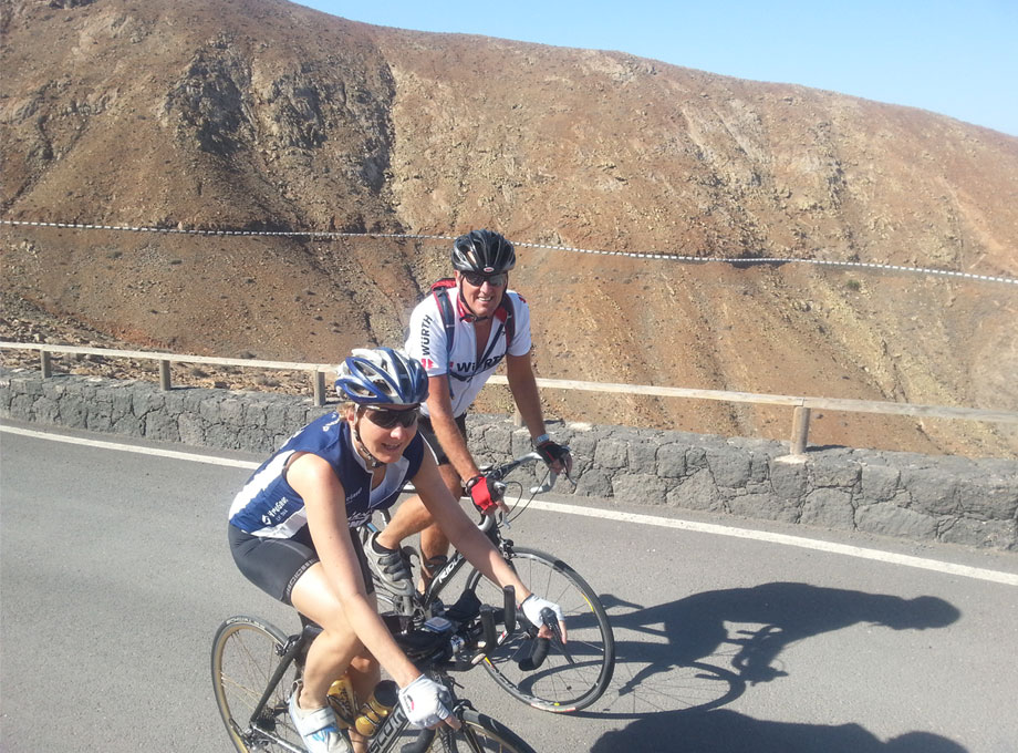 Katrin Burow und Johan Declercq beim Radfahren auf Fuerteventura