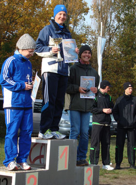 Katrin Burow gewinnt den 7 km Lauf um den Krummensee