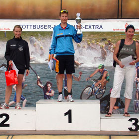 Katrin Burow gewinnt den Cottbuser Messe-Triathlon 2011