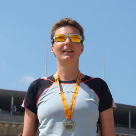 Katrin Burow belegt den 2. Platz der Gesamtwertung Frauen beim BIG 25 Berlin Halbmarathonlauf am 05.05.2013