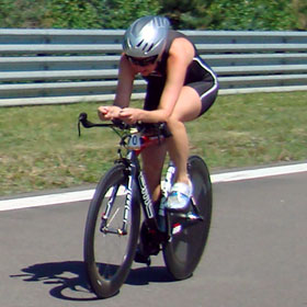 Katrin Burow beim 17 km Rad-Einzelzeitfahren in Klettwitz