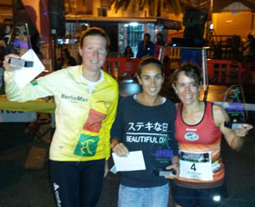 Katrin Burow belegt den 3. Platz beim Carrera Nocturna 10 km Lauf in Gran Tarajal / Fuerteventura am 20.06.2015