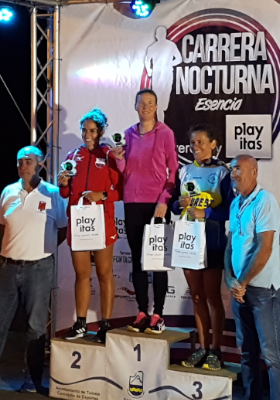 Katrin Burow Gesamtsiegerin beim 10 km Nachtlauf in Gran Tarajal auf Fuerteventura 2019