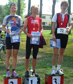 Katrin Burow kommt beim Dohnaer Duathlon 2009 als 2. Frau ins Ziel