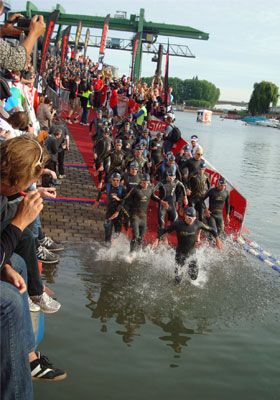 Schwimmstart beim TriStar111 Germany in Worms am 29.05.2011