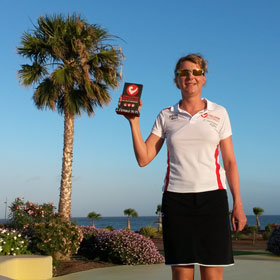 Katrin Burow belegt den 2. Platz in der Altersklasse 35-39 beim Challenge Fuerteventura in Las Playitas am 26.04.2014