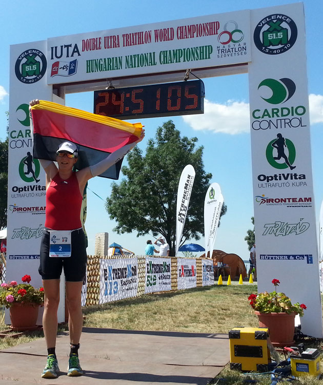 Katrin Burow wird Weltmeisterin im Double Ultra Triathlon in Velence / Ungarn vom 03.-04.07.2015