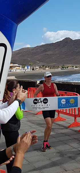 Katrin Burow Gesamtsiegerin beim Triathlon Gran Tarajal 2018