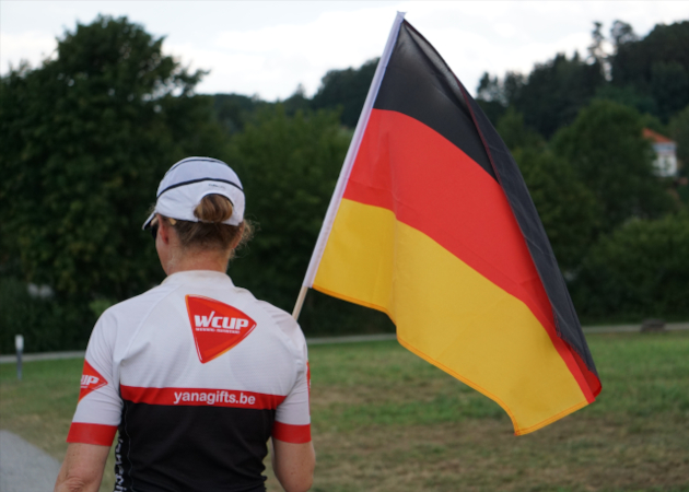 Katrin Burow auf der letzten Runde des Quintuple Ultra Triathlon in Bad Blumau 2019