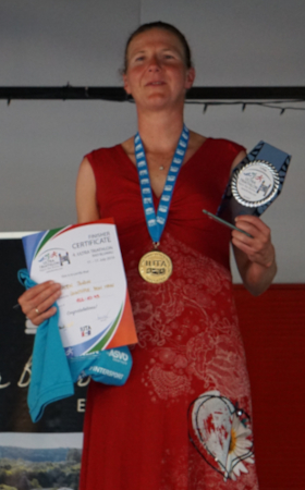 Katrin Burow Gesamtsiegerin des Quintuple Ultra Triathlon in Bad Blumau 2019 auf der 5-fachen Ironman-Distanz